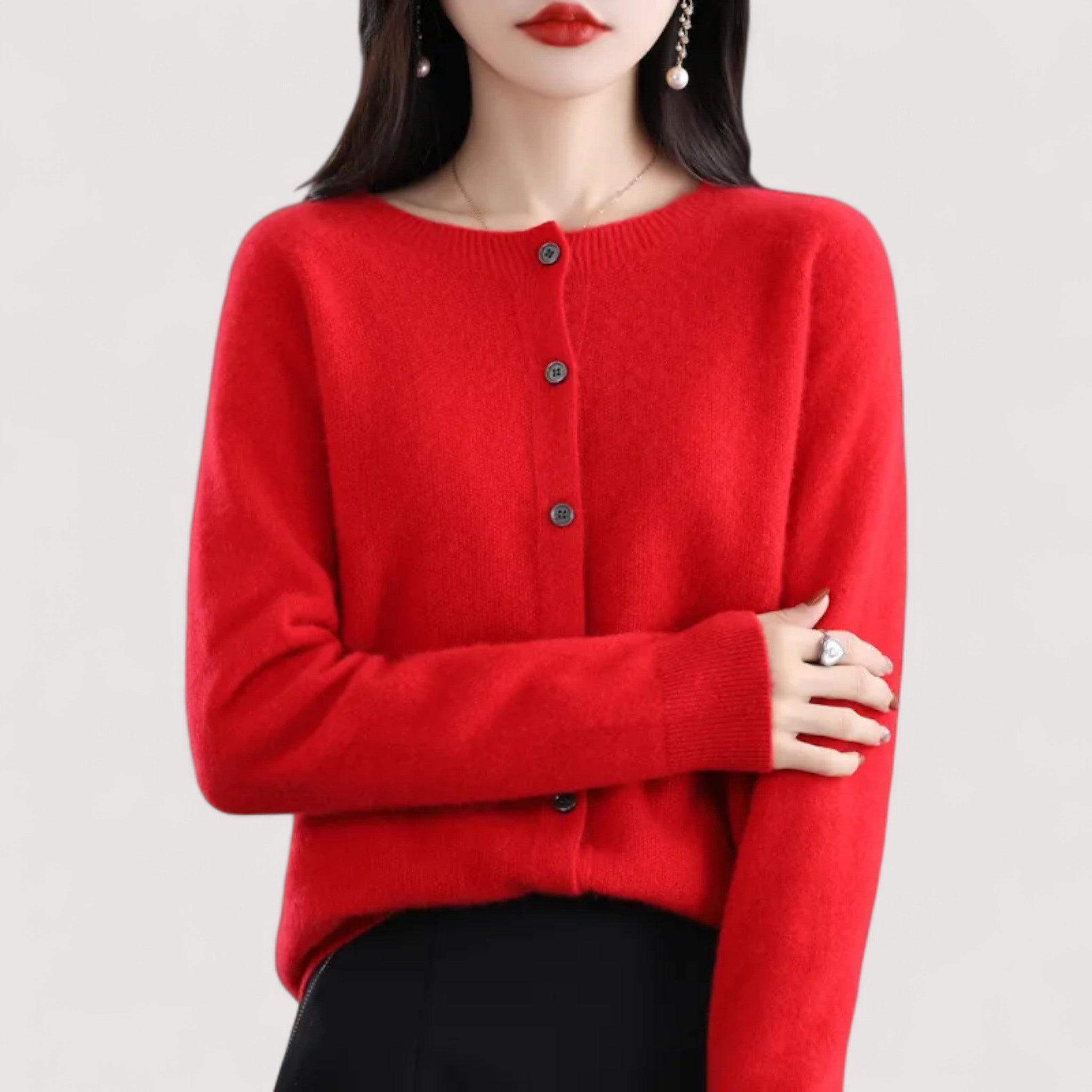 Darija™ – Pehmeä neulejakku napilla